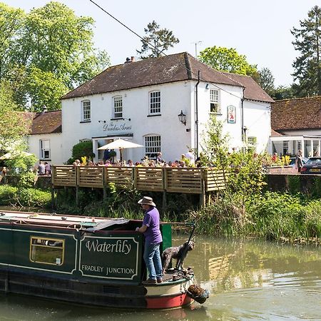 登打士阿姆斯酒店 Kintbury 外观 照片
