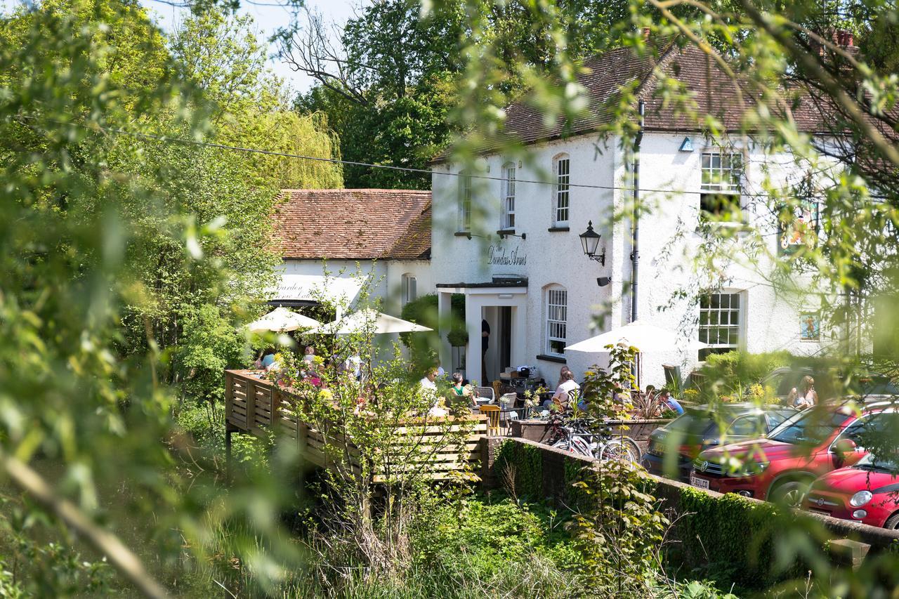 登打士阿姆斯酒店 Kintbury 外观 照片